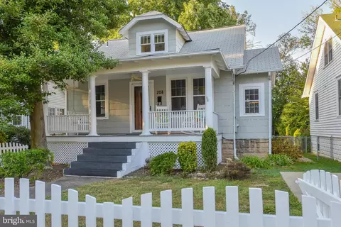 208 E Nelson Ave E, Alexandria, VA 22301