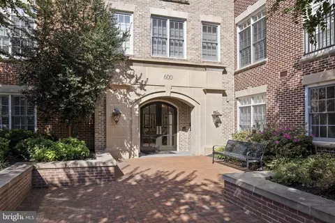 600 Second St #203, Alexandria, VA 22314