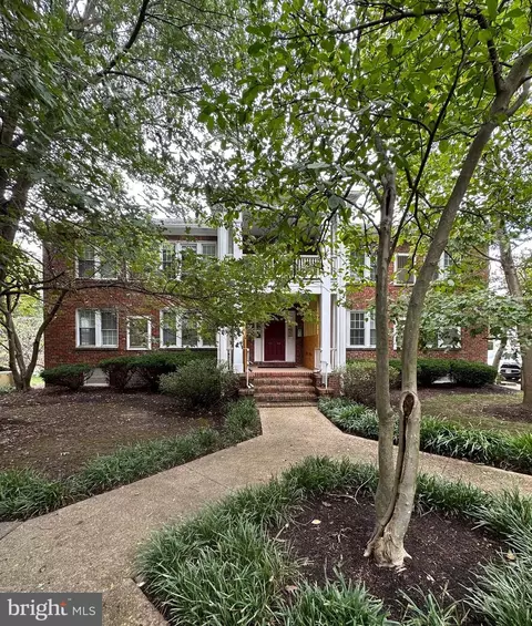 304 Duncan Ave #B, Alexandria, VA 22301