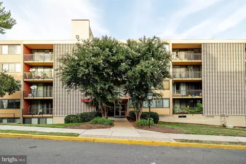 4 S Van Dorn St #302, Alexandria, VA 22304