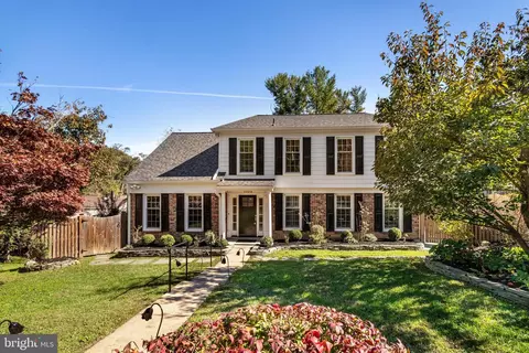 1105 Bayliss Dr, Alexandria, VA 22302