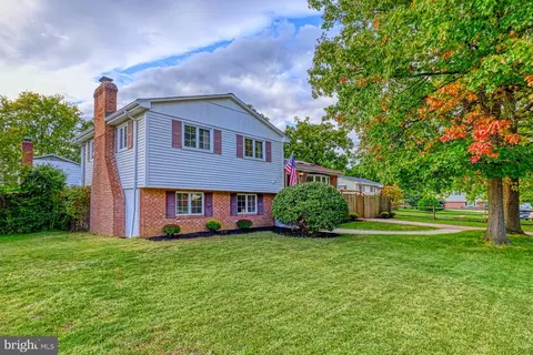 2500 St John Pl, Alexandria, VA 22311