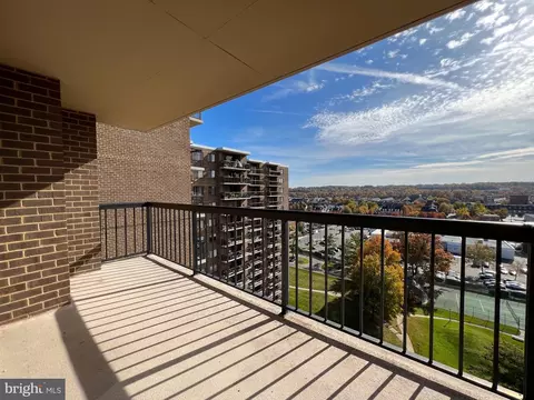 200 N Pickett St #1413, Alexandria, VA 22304