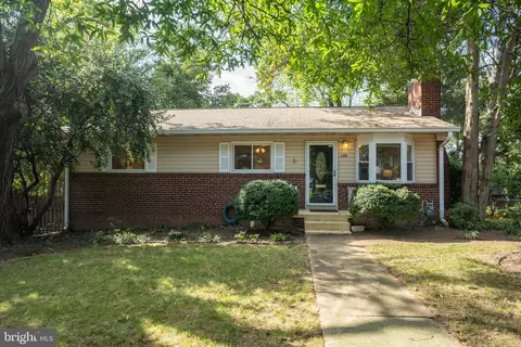 180 Cambridge Rd, Alexandria, VA 22314
