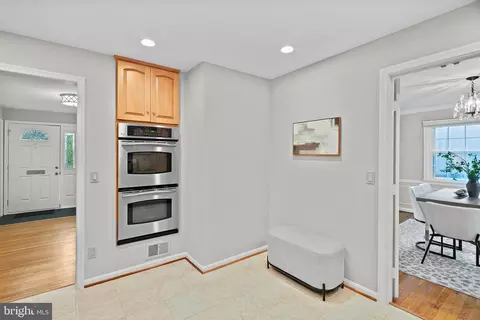 3908 Gresham Pl, Alexandria, VA 22305 photo 19