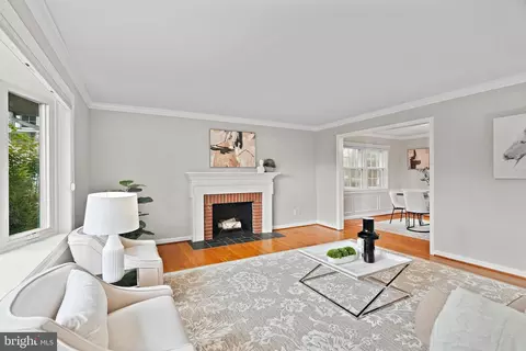 3908 Gresham Pl, Alexandria, VA 22305 photo 6