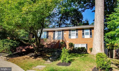 3908 Gresham Pl, Alexandria, VA 22305 photo 4