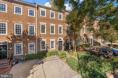 419 S Saint Asaph St, Alexandria, VA 22314