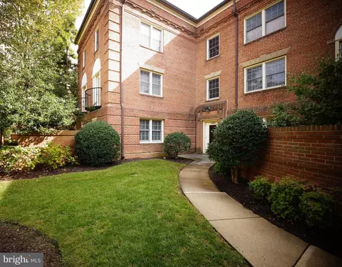 1107 N Pitt St N #1A, Alexandria, VA 22314