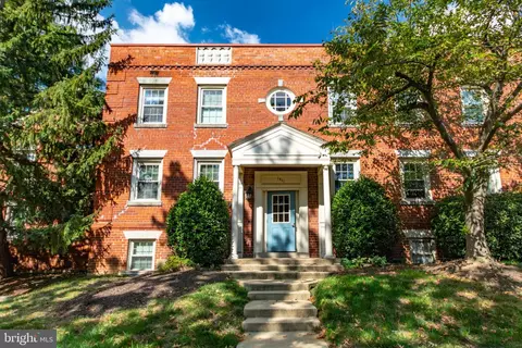 1411 E Abingdon Dr #4, Alexandria, VA 22314