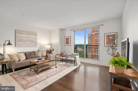 2050 Jamieson Ave #1004, Alexandria, VA 22314