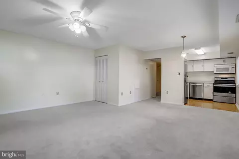 3312 S 28th St #204, Alexandria, VA 22302