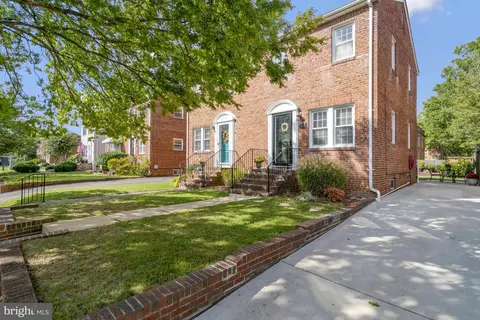 204 12 Adams Ave, Alexandria, VA 22301