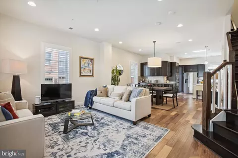 727 Diamond Ave, Alexandria, VA 22301