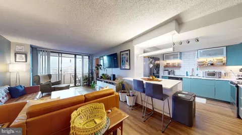 250 S Reynolds St #907, Alexandria, VA 22304