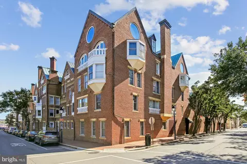 125 N Lee St #DH409, Alexandria, VA 22314