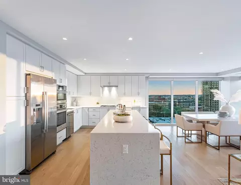 925 N Fairfax St #1107, Alexandria, VA 22314
