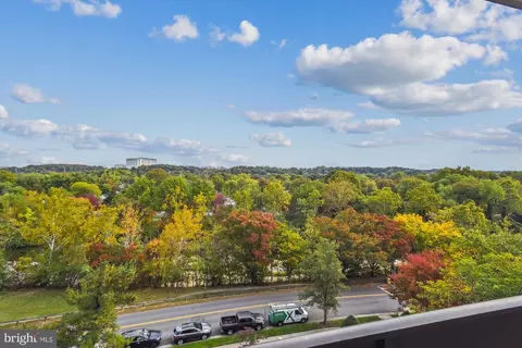 5300 Holmes Run Pkwy #705, Alexandria, VA 22304