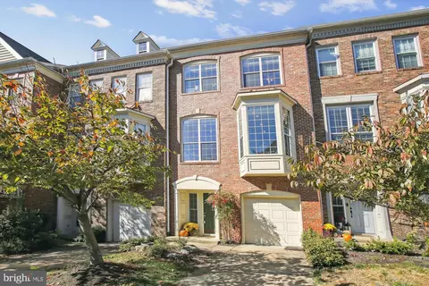 31 Arell Ct, Alexandria, VA 22304