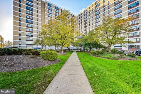 4600 Duke St #927, Alexandria, VA 22304