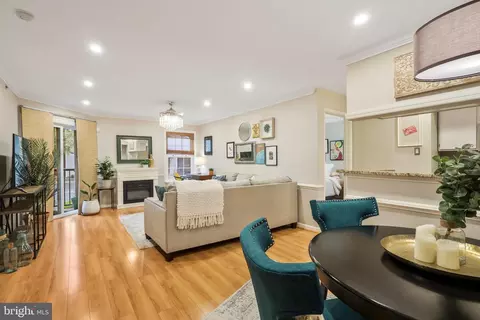 3315 Wyndham Cir #1222, Alexandria, VA 22302