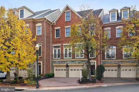 4914 John Ticer Dr, Alexandria, VA 22304