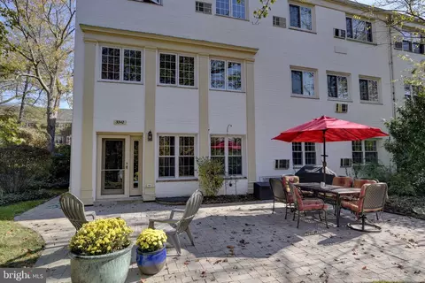 3342 Gunston Rd, Alexandria, VA 22302