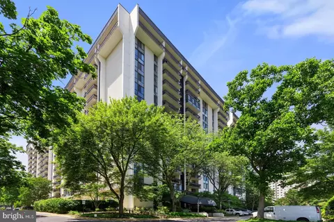 5300 Holmes Run Pkwy #509, Alexandria, VA 22304