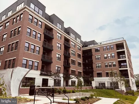 737 Swann Ave #112, Alexandria, VA 22301