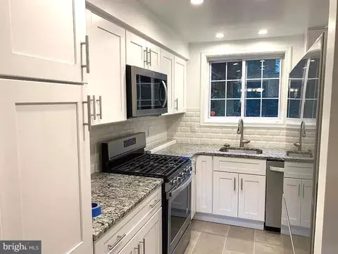 3622 Gunston Rd, Alexandria, VA 22302