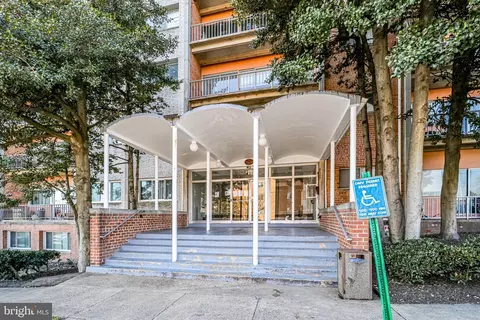 431 N Armistead St #306, Alexandria, VA 22312