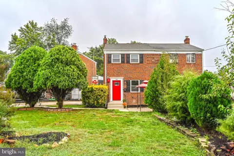 116 S Iris St, Alexandria, VA 22304