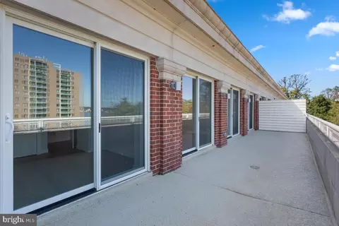 635 Slaters Ln #303E, Alexandria, VA 22314