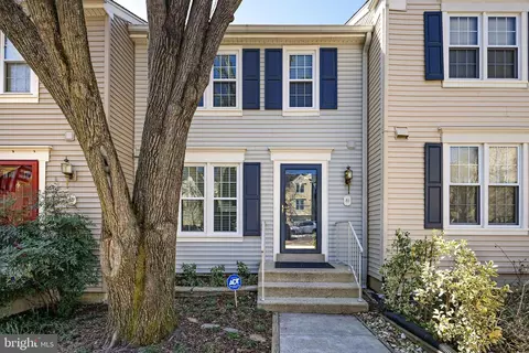 81 Fendall Ave, Alexandria, VA 22304