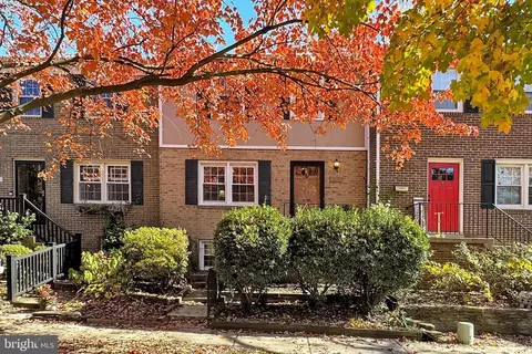 1615 Hancock Ave, Alexandria, VA 22301