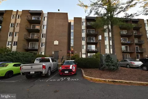 60 S Van Dorn #214, Alexandria, VA 22304