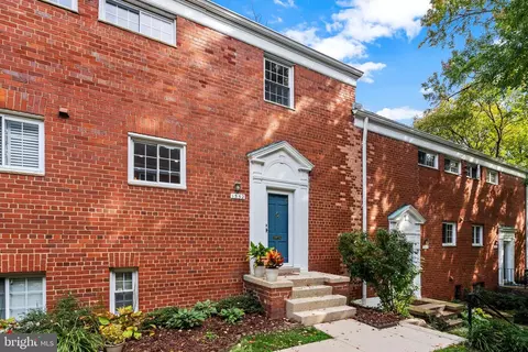 1552 Mount Eagle Pl, Alexandria, VA 22302