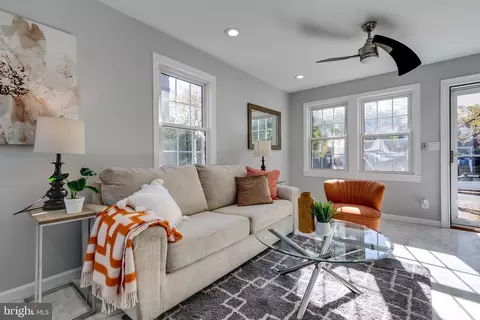 540 E Nelson Ave, Alexandria, VA 22301