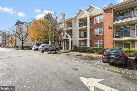 3305 Wyndham #255, Alexandria, VA 22302