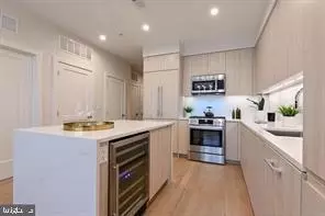 701 Swann Ave #107, Alexandria, VA 22301