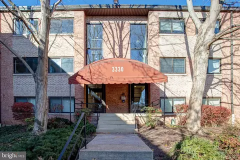 3330 S 28th St #204, Alexandria, VA 22302