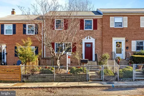 1733 Price St, Alexandria, VA 22301