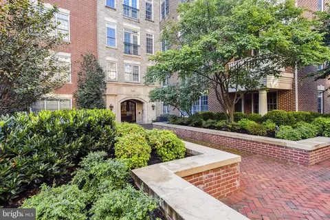 540 Second St #102, Alexandria, VA 22314
