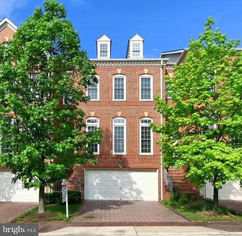 5164 California Ln, Alexandria, VA 22304