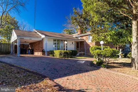 4534 Seminary Rd, Alexandria, VA 22304