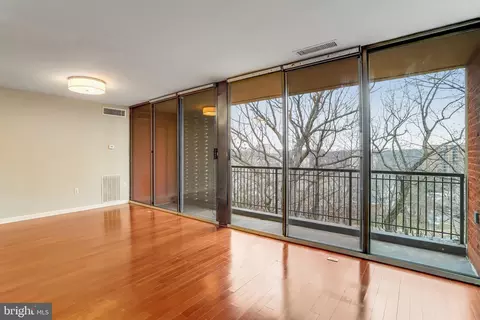 4 S Van Dorn St #602, Alexandria, VA 22304