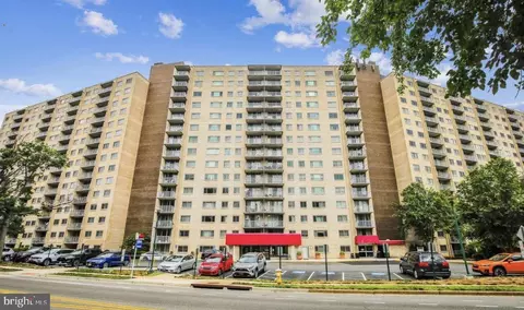 2500 N Van Dorn St #815, Alexandria, VA 22302