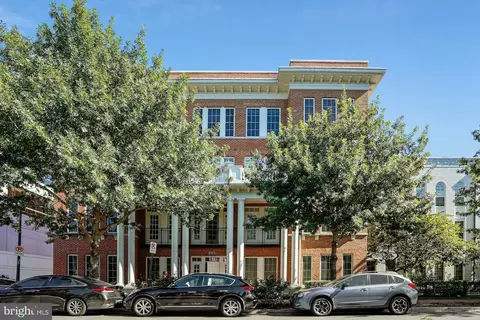 1023 N Royal St #401, Alexandria, VA 22314