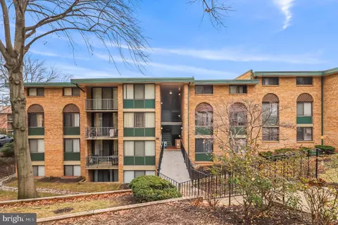 519 N Armistead St #102, Alexandria, VA 22312