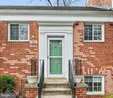 3264 Valley Dr, Alexandria, VA 22302